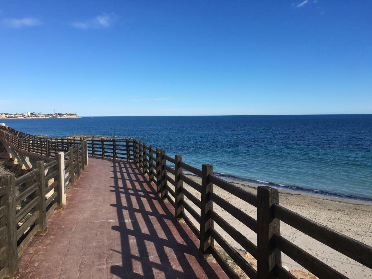In Overlooking The Swimming Pool * Campoamor