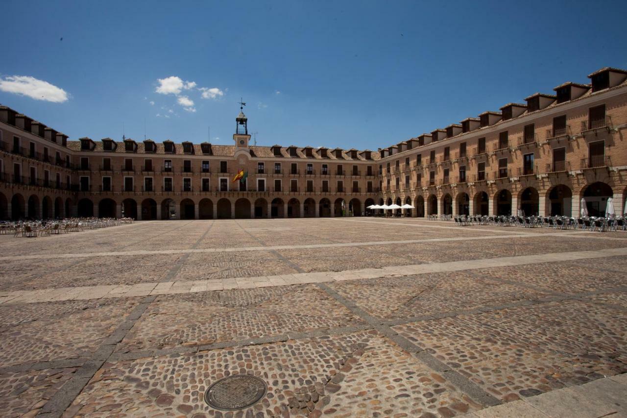 Plaza Mayor 3*