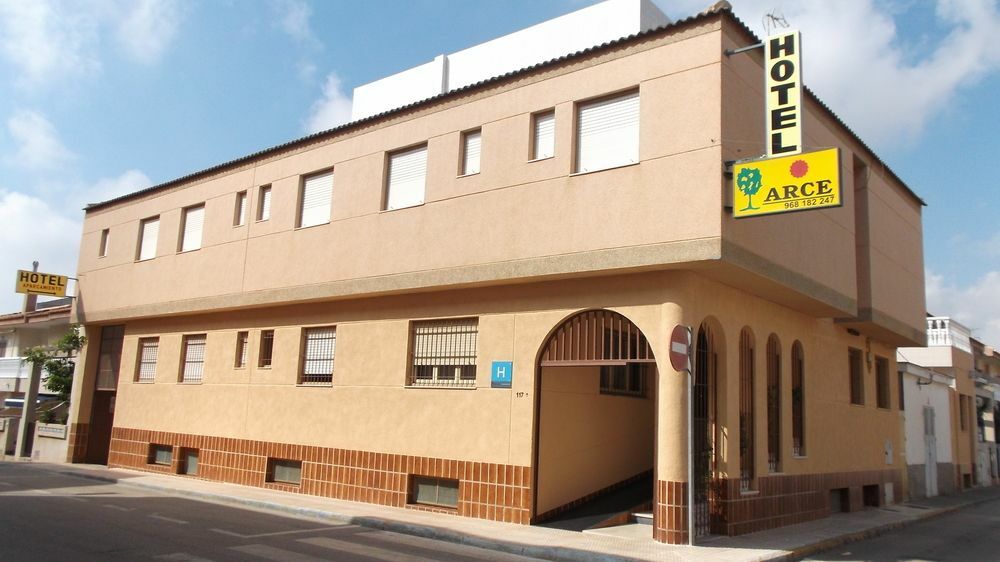Arce Hotel *