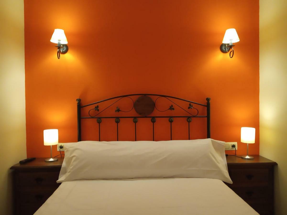 Hotel La Rueda 2*