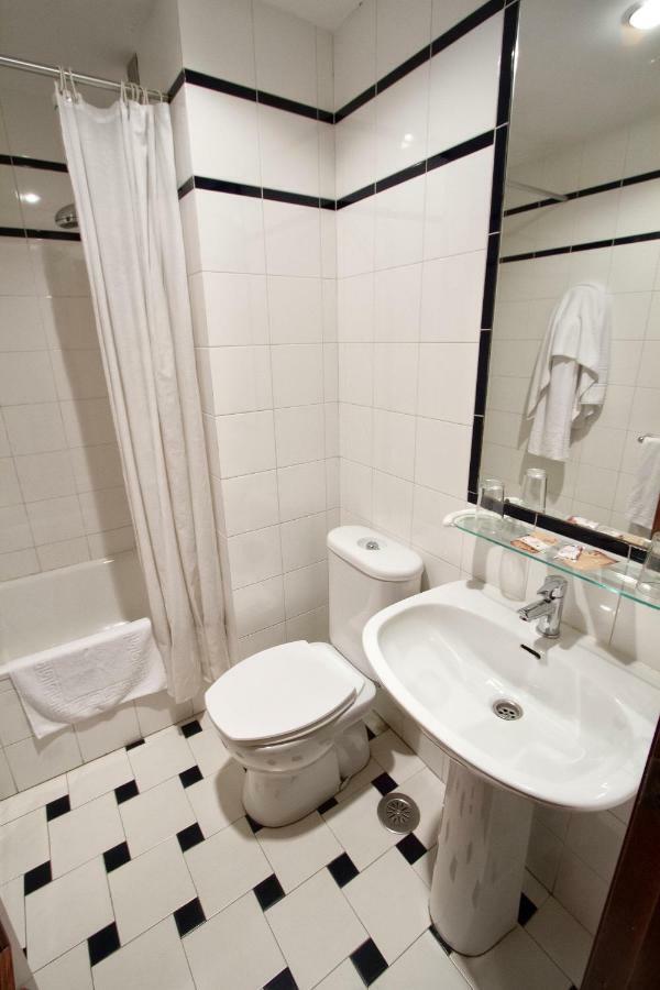 Pensión Monteverde 3*