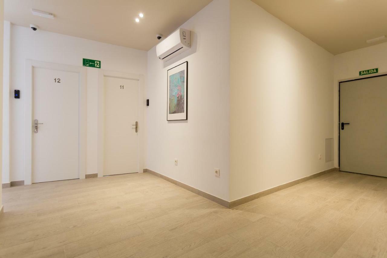 Hostal12 Hotel