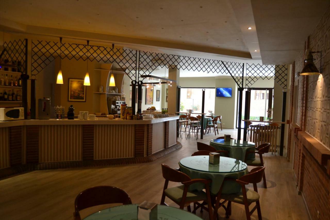Villegas Hotel