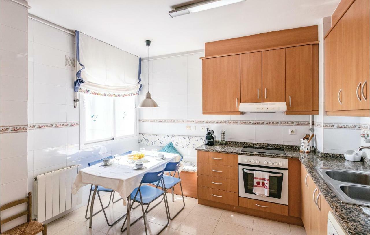 3 Bedroom Nice In Apartamento *
