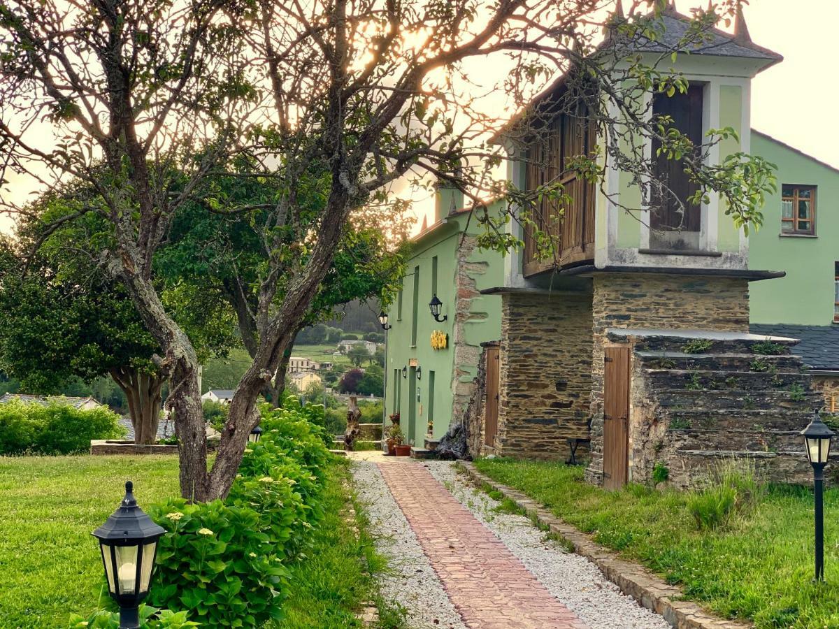 Os Tres Teixos Country house San Acisclo