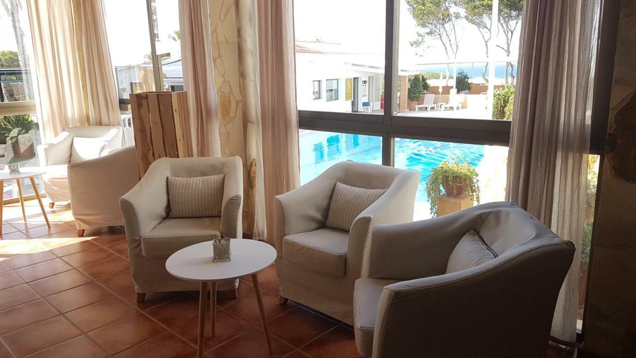 & Entre Pinos-adults Only 3*