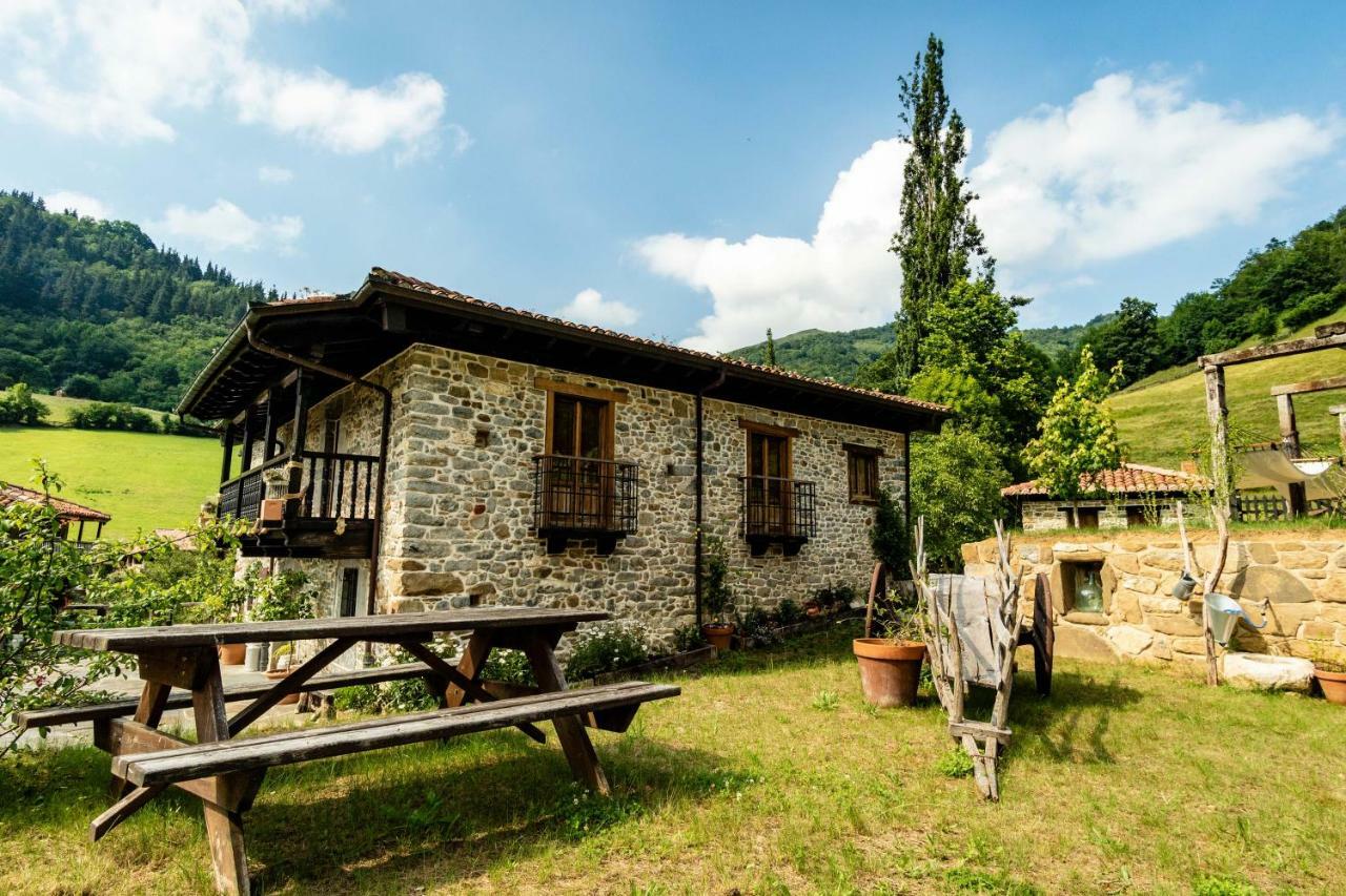 Hotel Casona De El Castañíu Serrapio