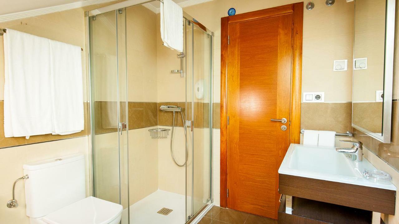 Apartahotel Zoila 3*