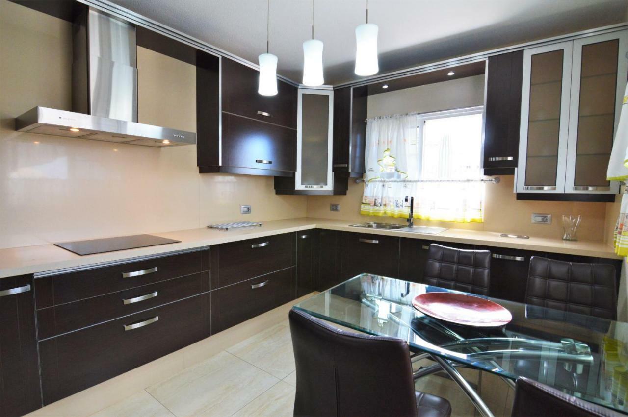 Villa Villa Mariposa With Private Pool, Cactus Garden, Bbq & Wifi - Suitable For Families By Holidayshome