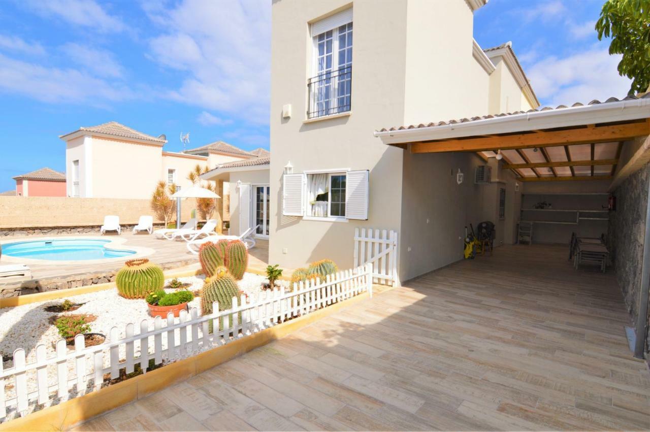 Villa Mariposa With Private Pool, Cactus Garden, Bbq & Wifi - Suitable For Families By Holidayshome