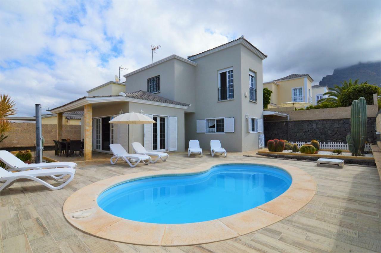 Villa Mariposa With Private Pool, Cactus Garden, Bbq & Wifi - Suitable For Families By Holidayshome