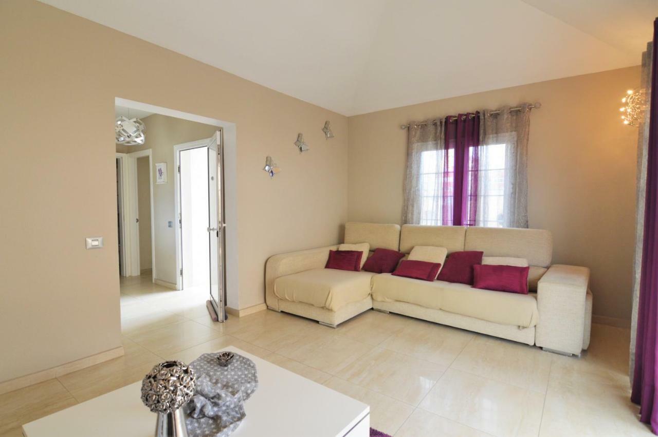 Villa Villa Mariposa With Private Pool, Cactus Garden, Bbq & Wifi - Suitable For Families By Holidayshome *