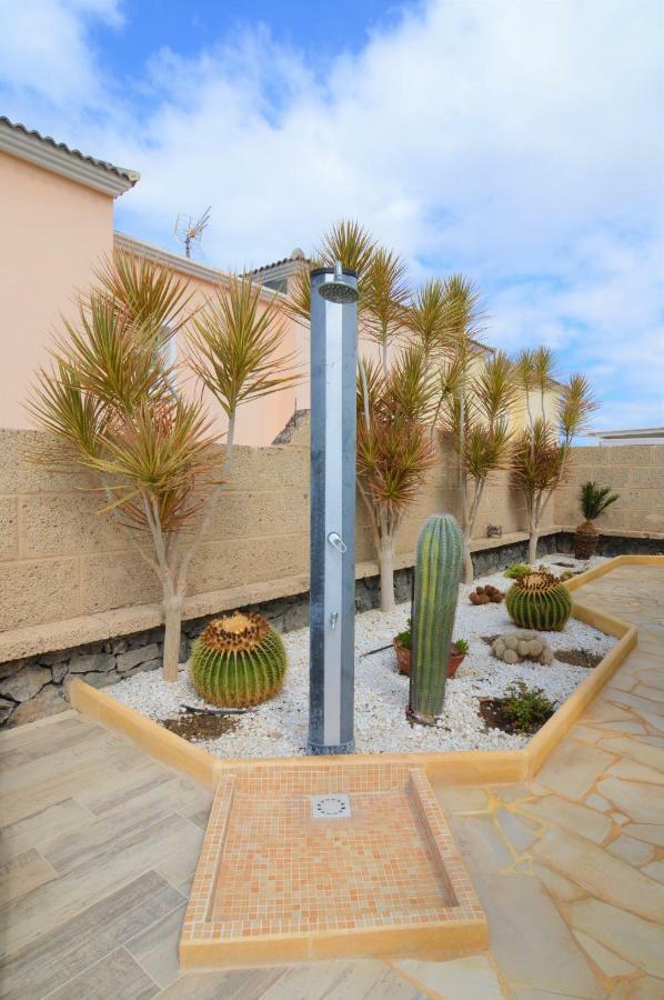 Villa Mariposa With Private Pool, Cactus Garden, Bbq & Wifi - Suitable For Families By Holidayshome Costa Adeje (Tenerife)
