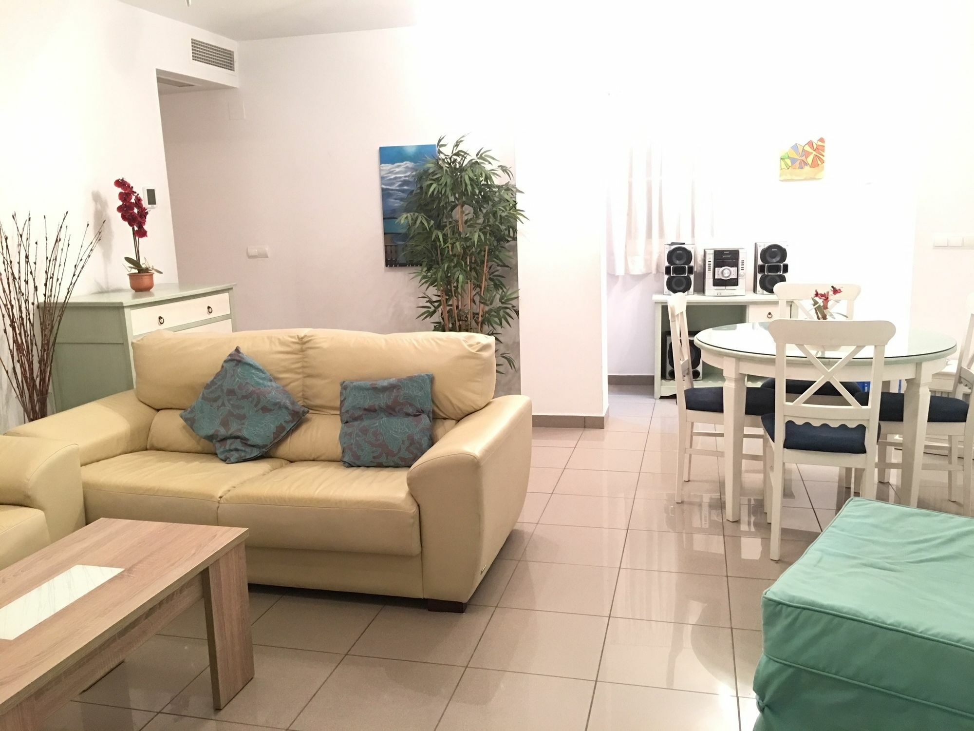 Apartment Rubarsal, Bluewater *