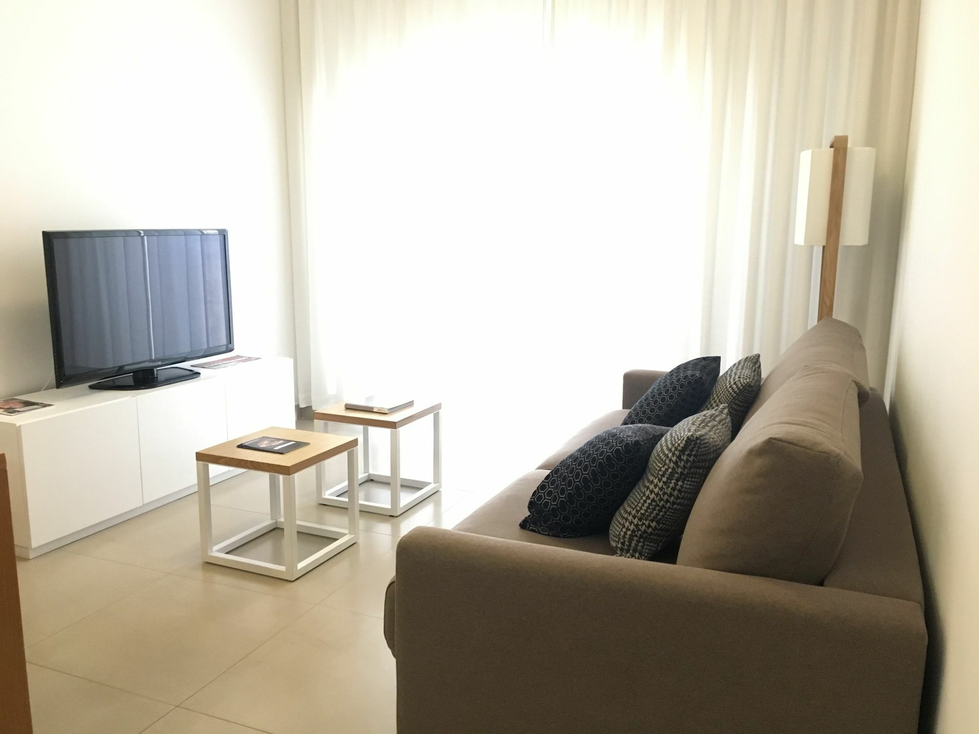 Del Pintor Apartahotel