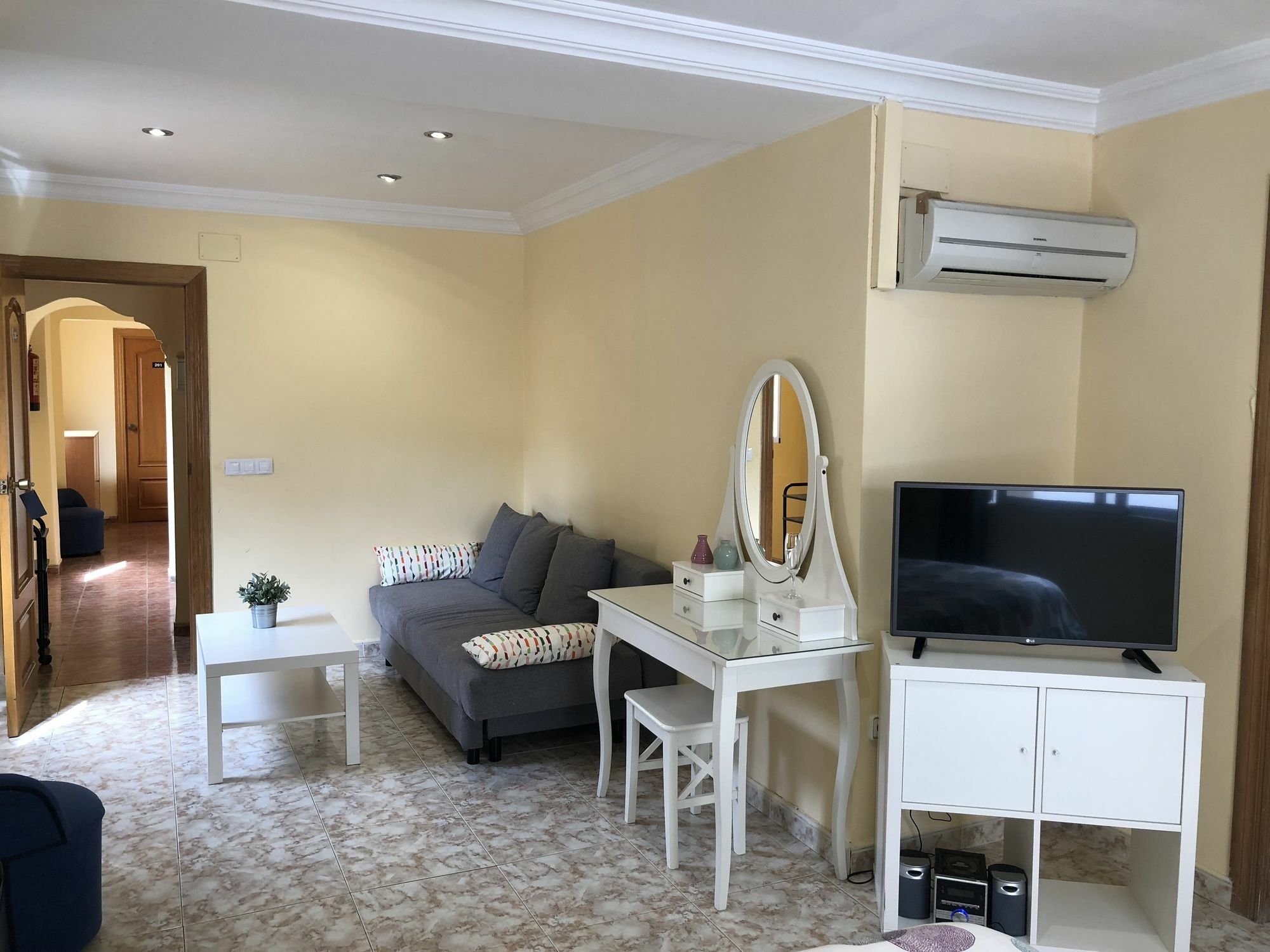 Andres Guest house *