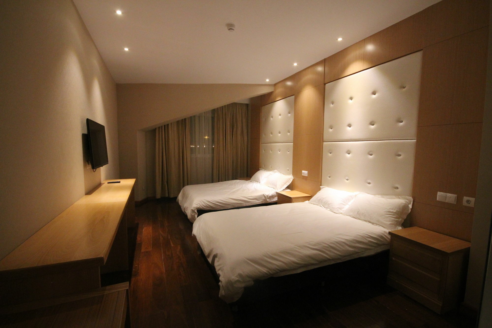 Hotel Menoir Dorsett Madrid 4*