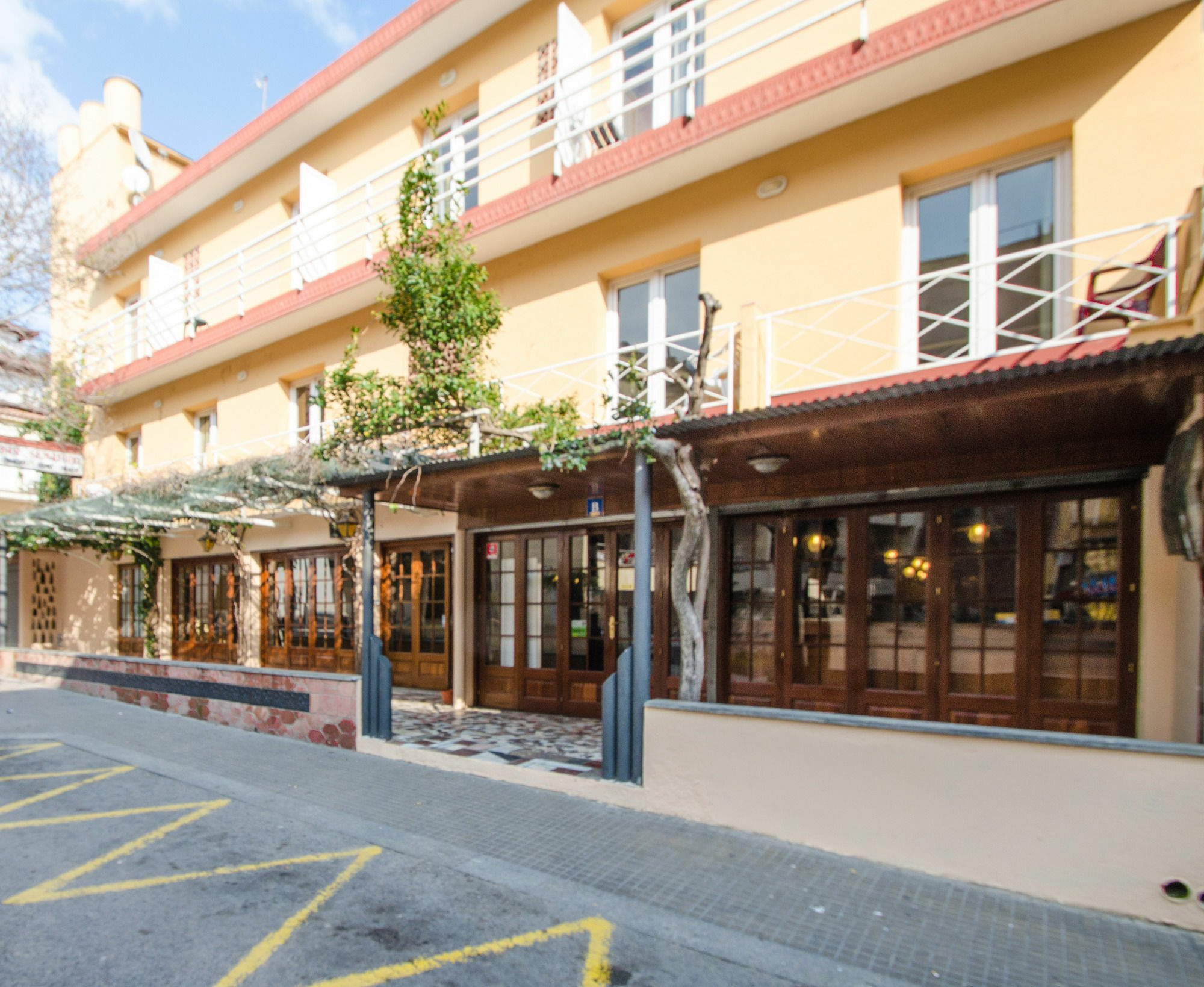 Lloret Guest house 2*