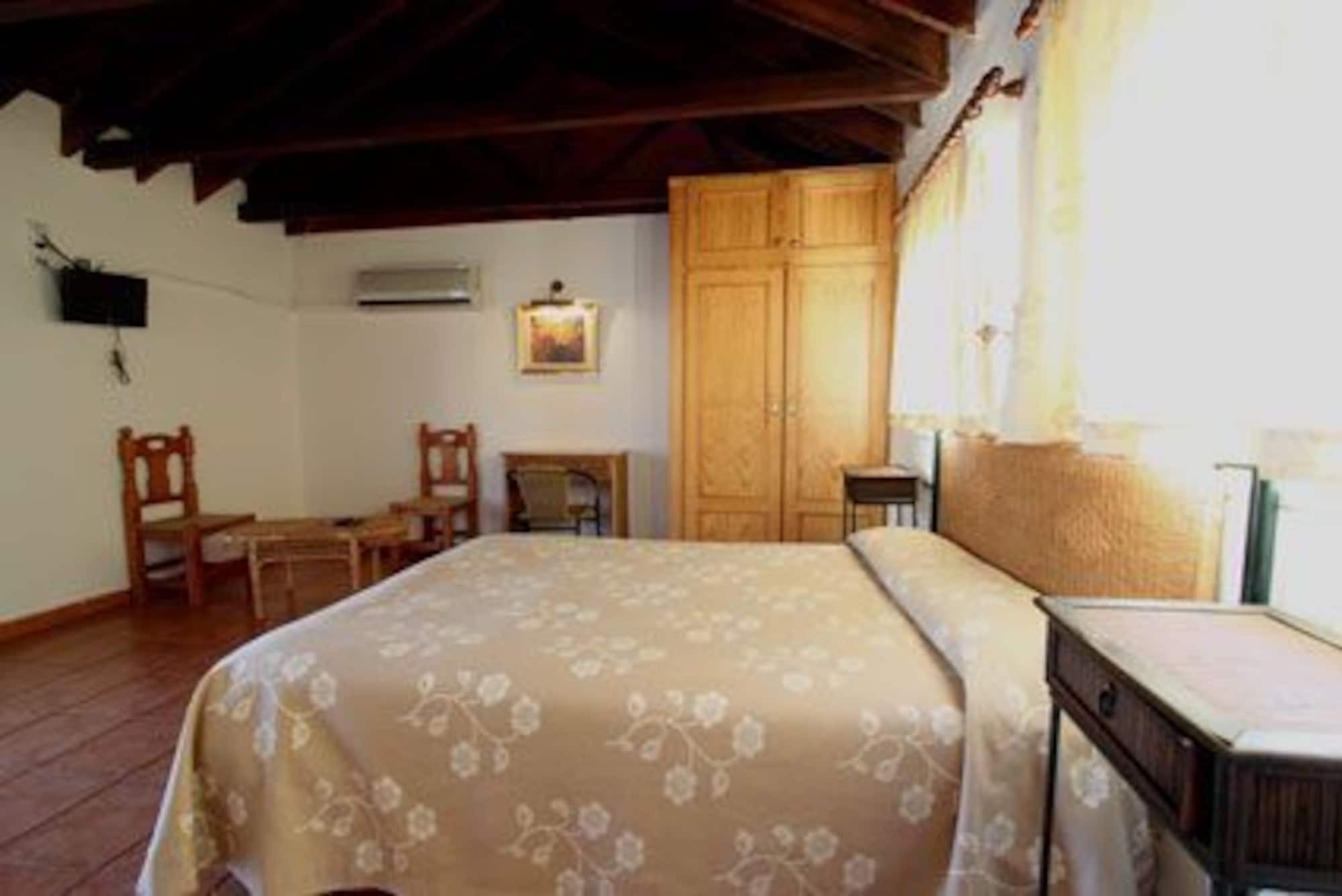 Atlantida Guest house *