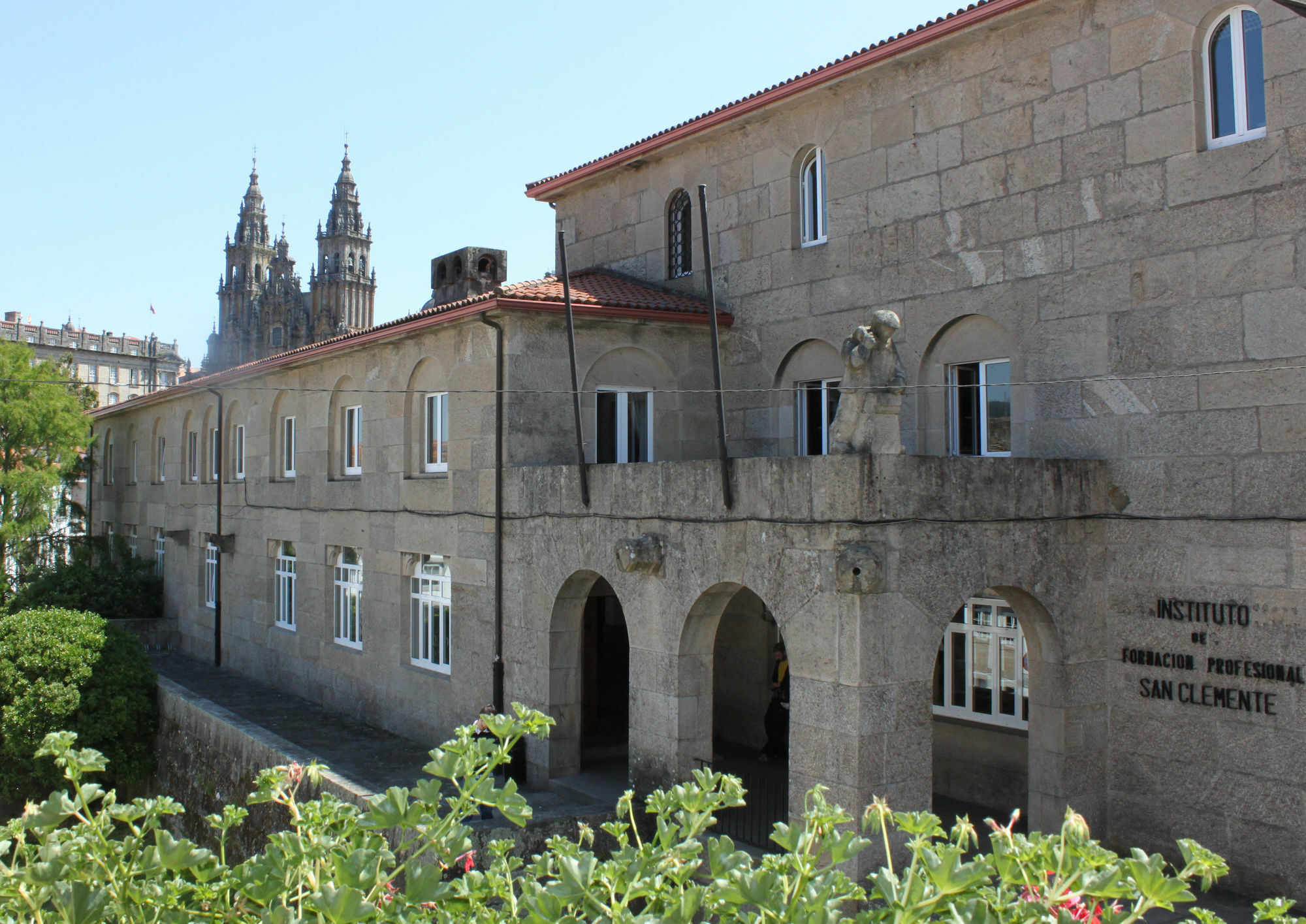 San Clemente By De Compostela
