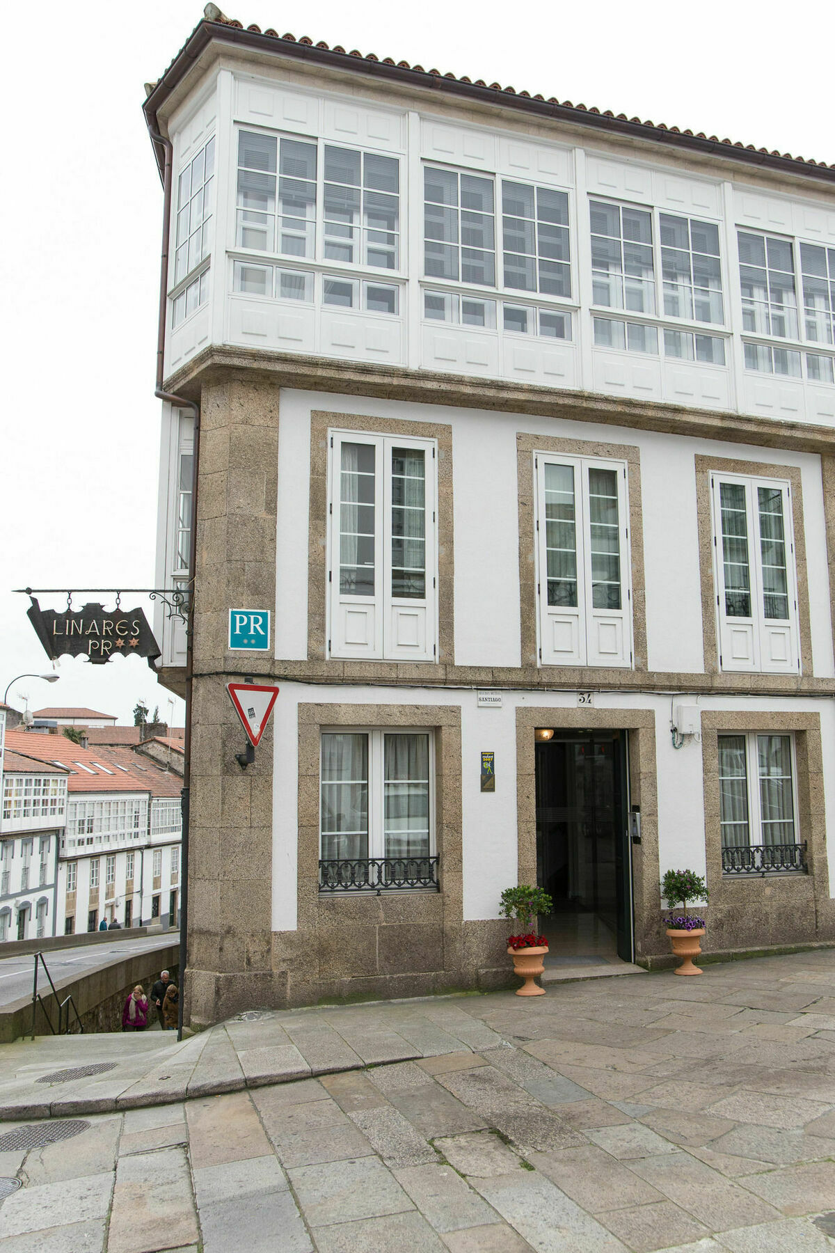 Linares Santiago