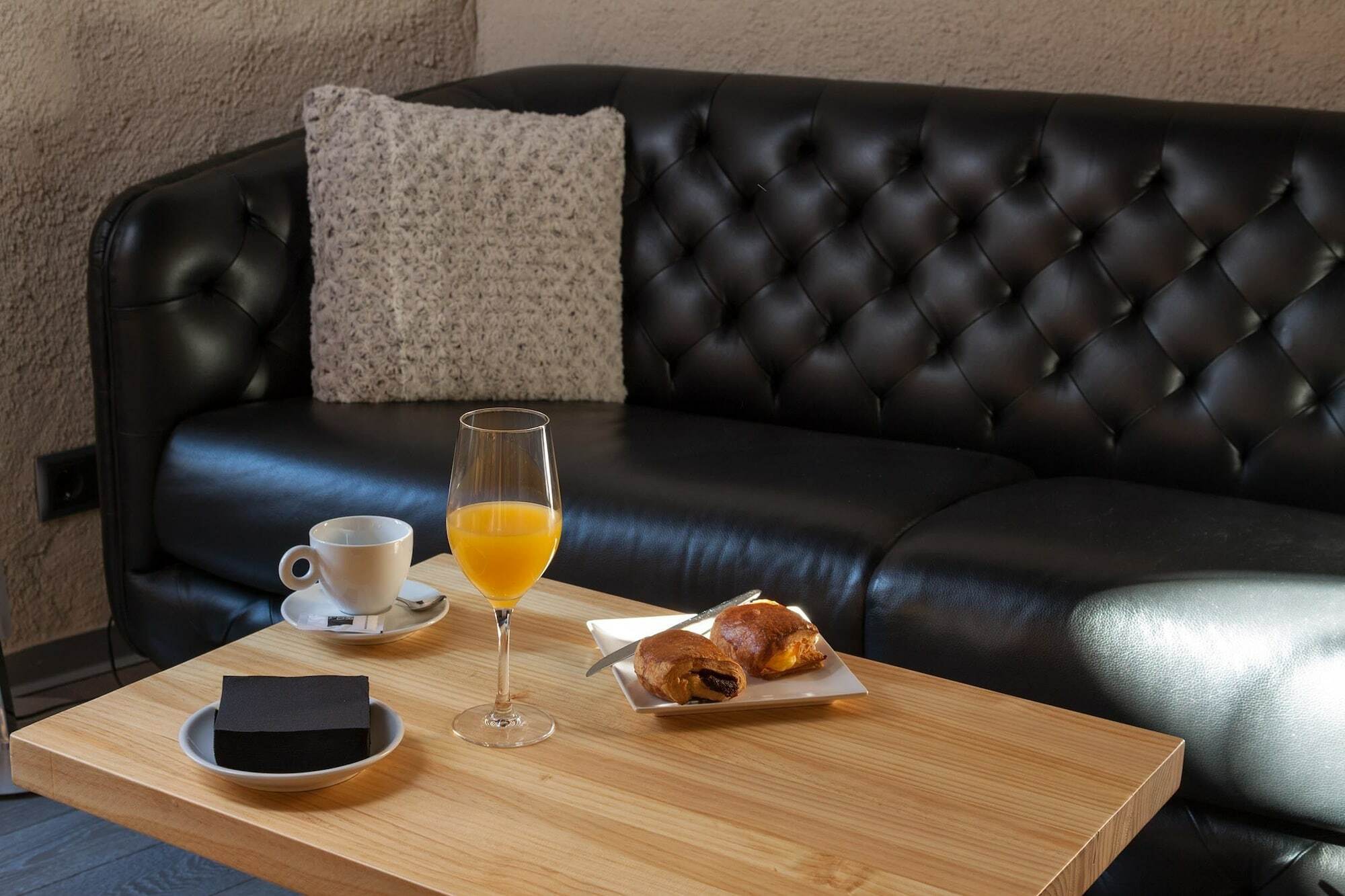 El Encanto & Cafeteria Hotel