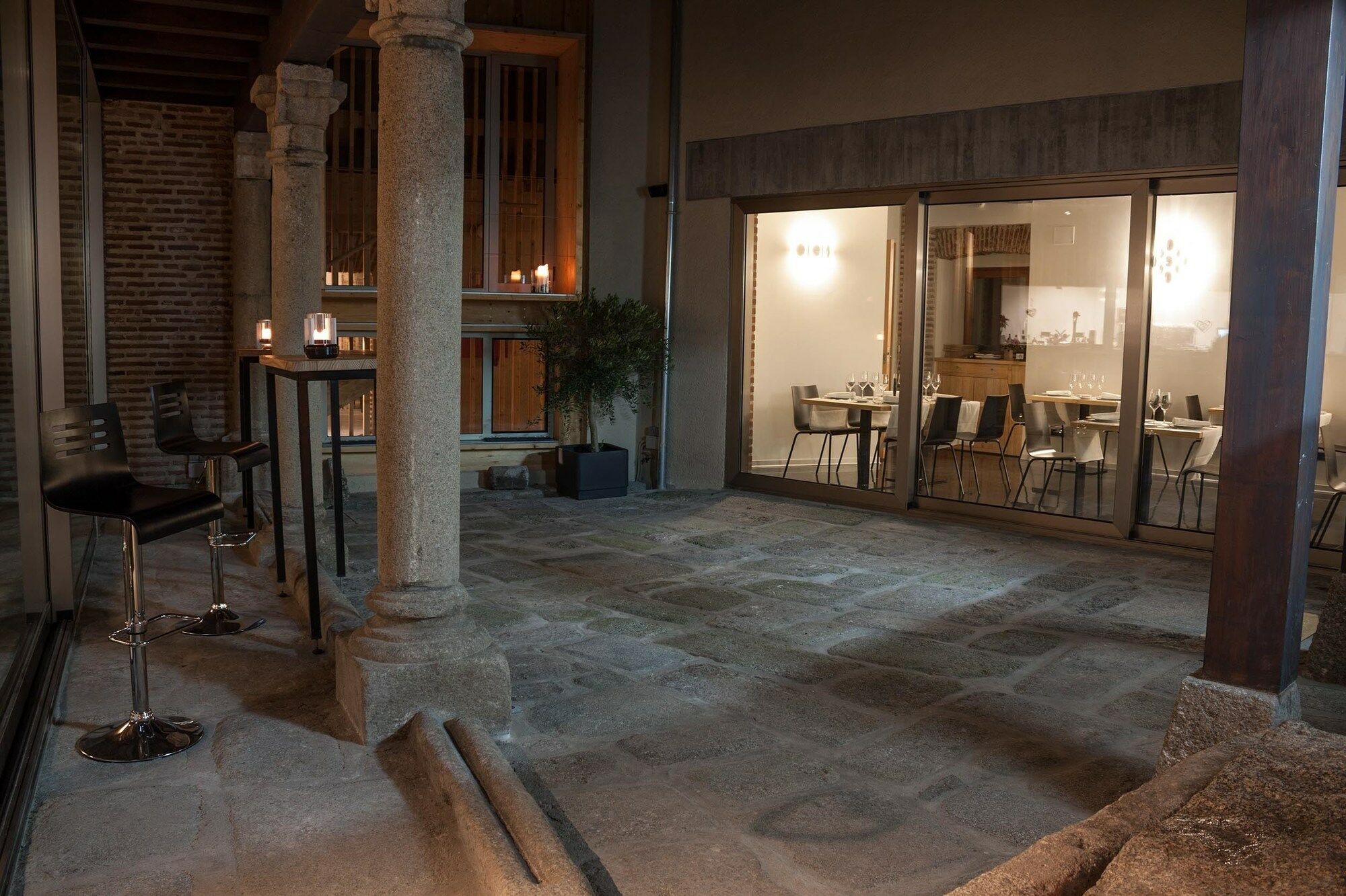 Hotel El Encanto & Cafeteria