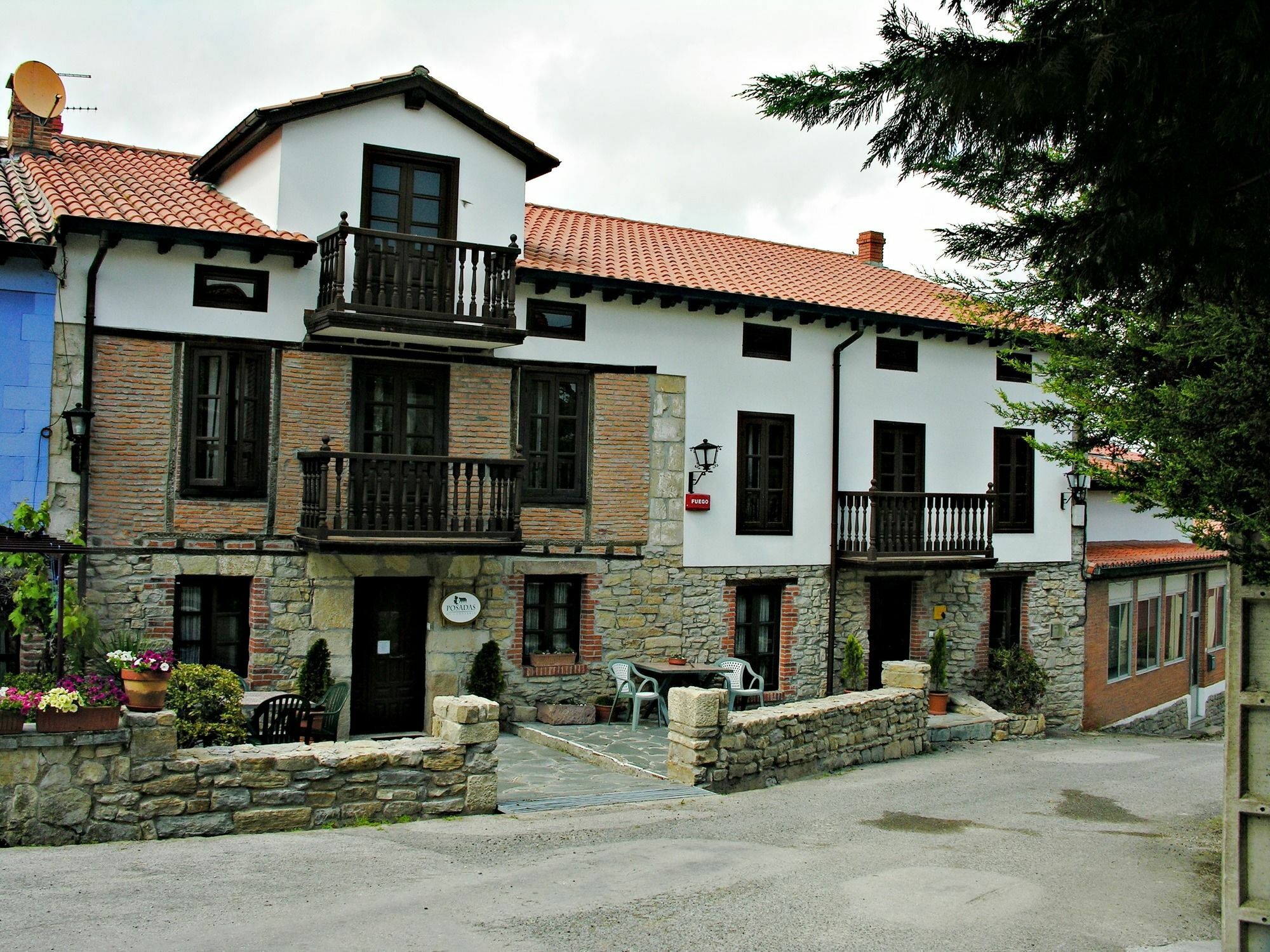 Inn Las Quintas 3*