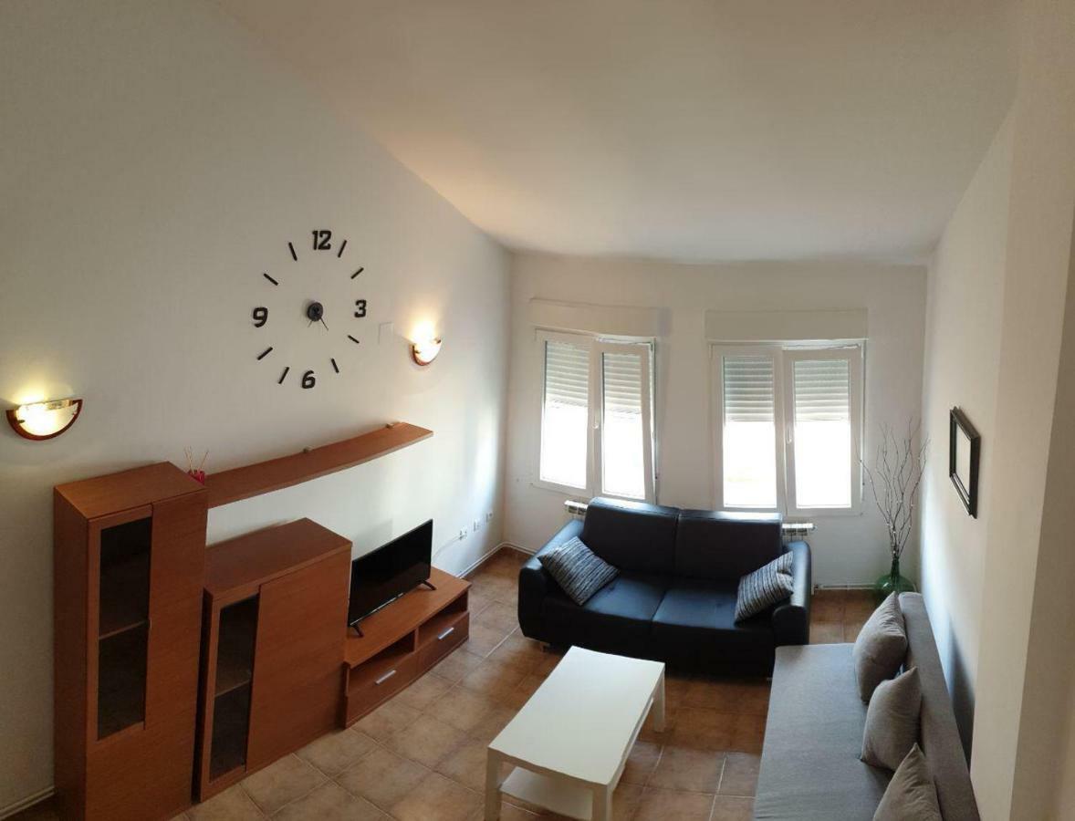 Portales De Pizarro Apartamento Béjar