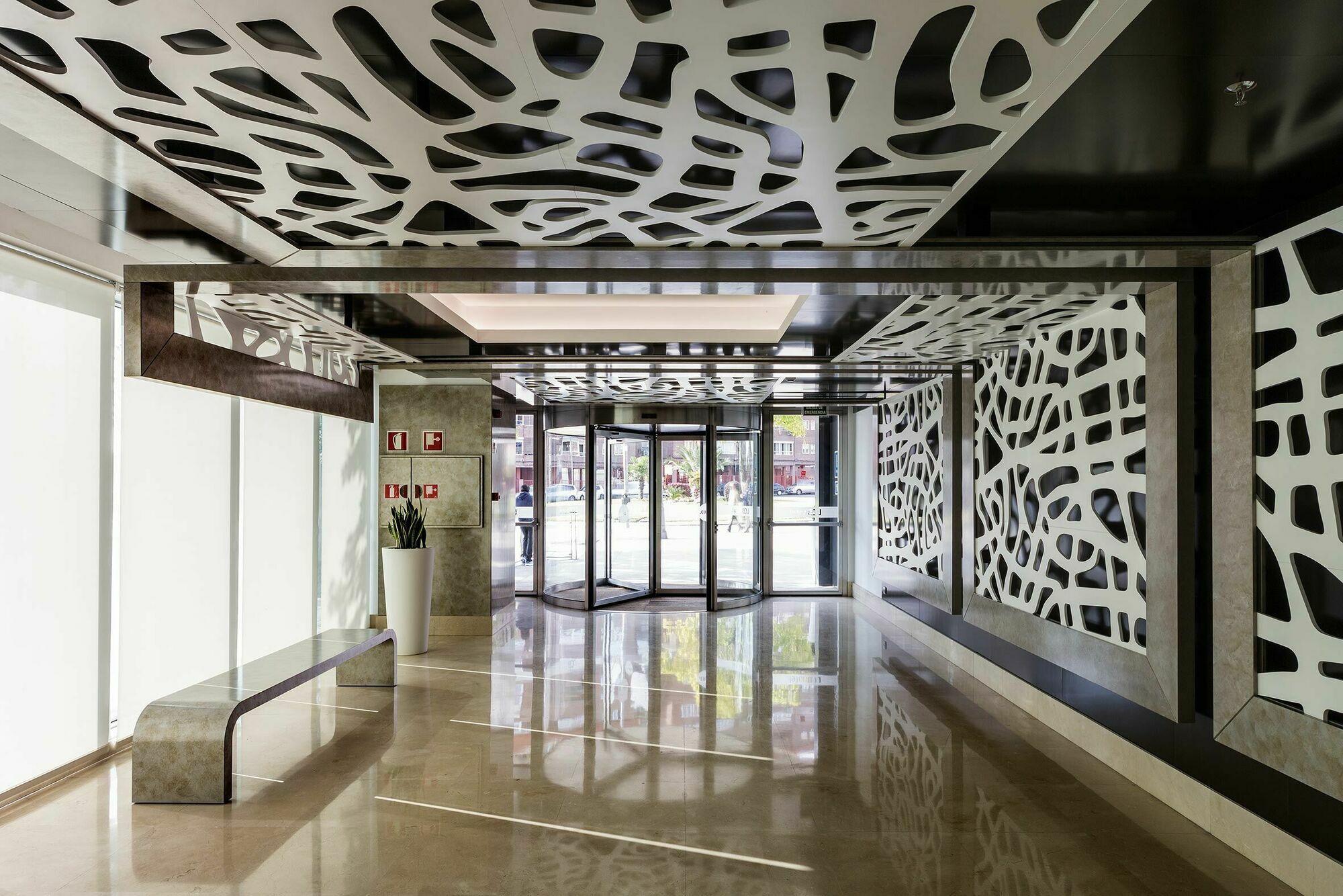 Lcb Hotel