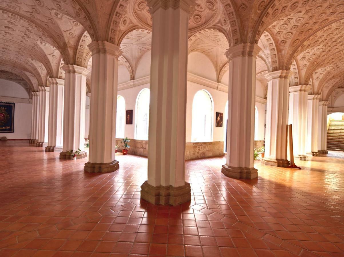 Homestay Monasterio El Olivar *