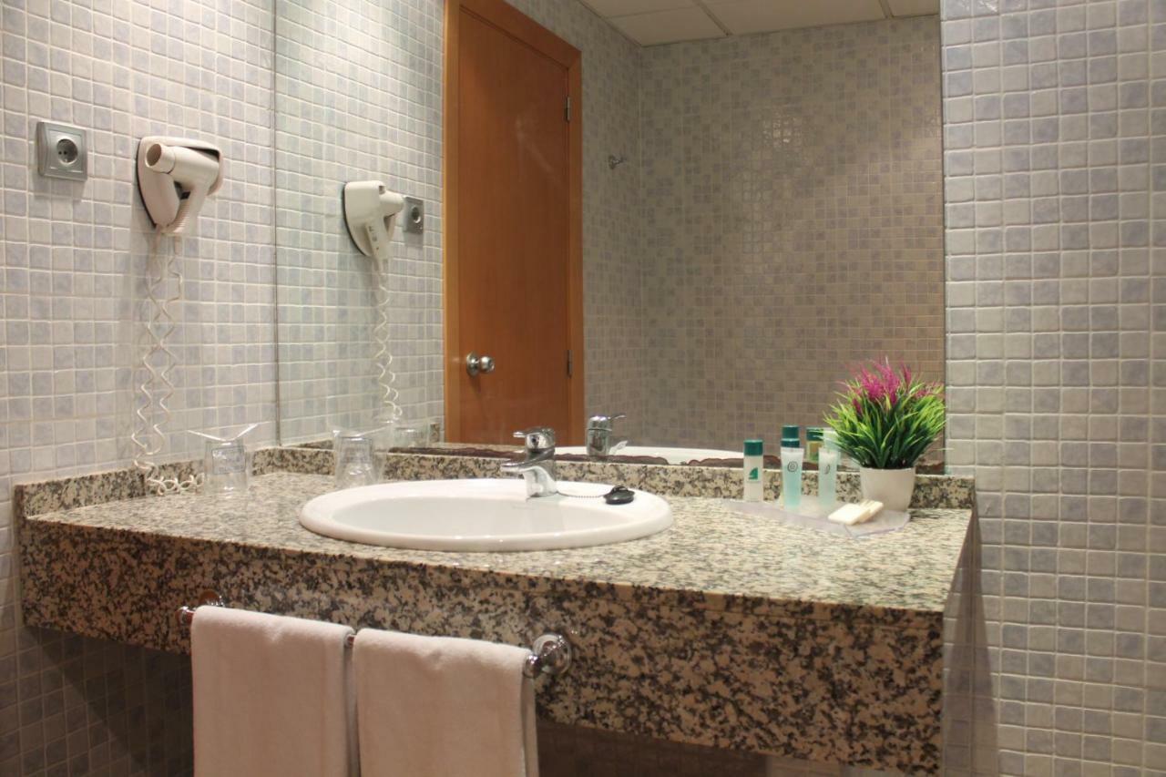 Advise Reina Apartahotel 4*