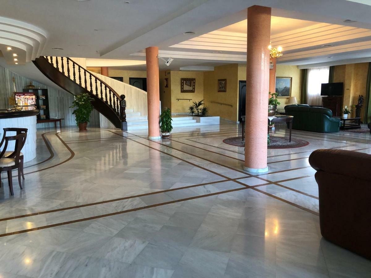 Bronces Hotel Lucena
