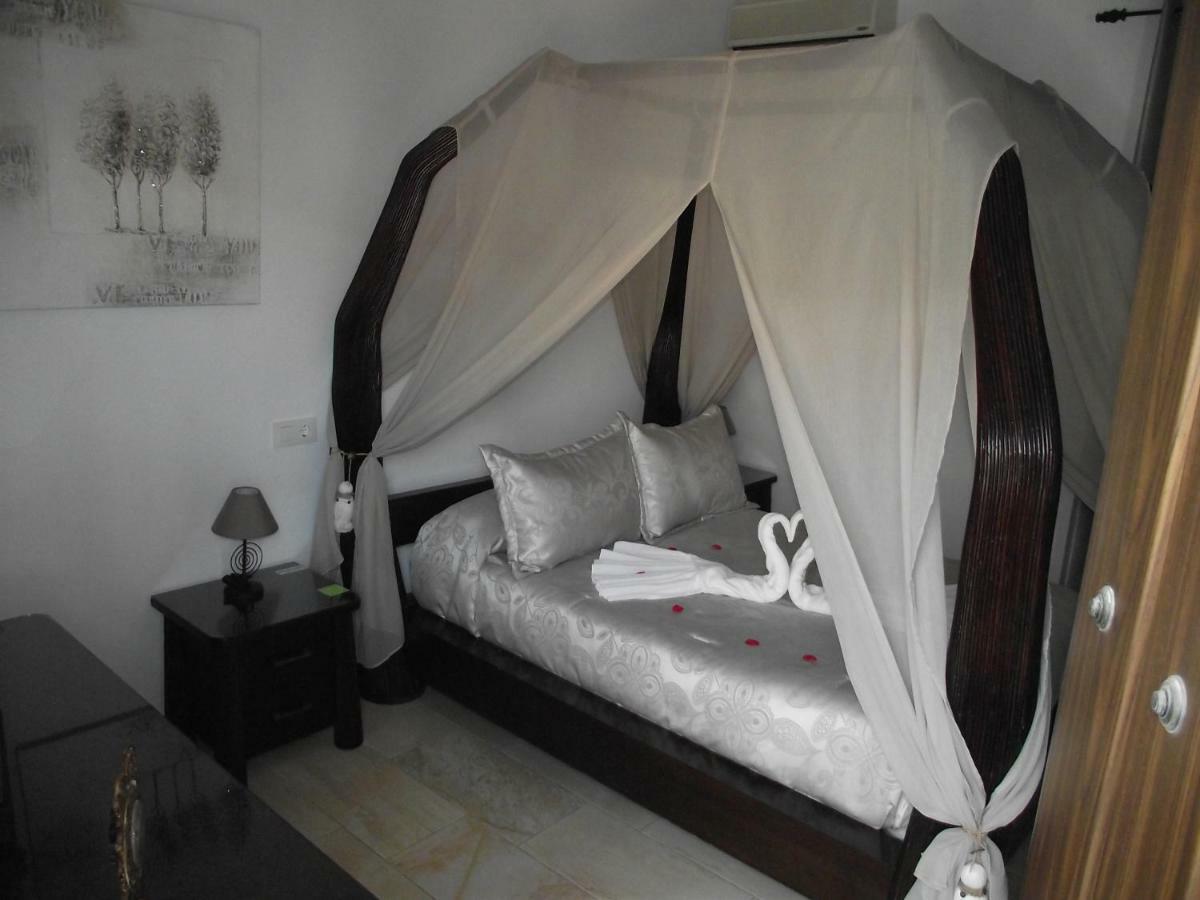 El Canario Guest house *
