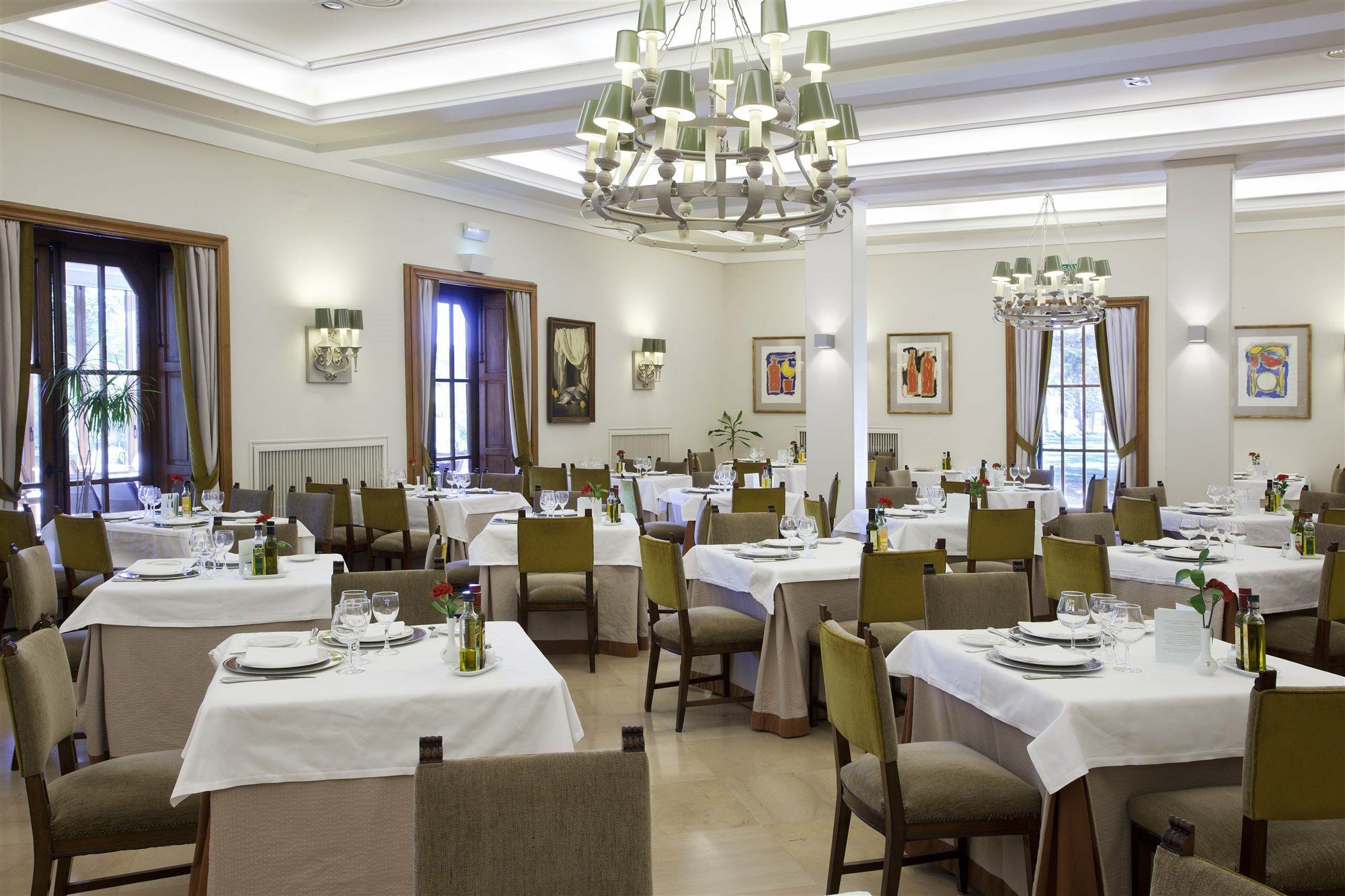 Hotel De 4*