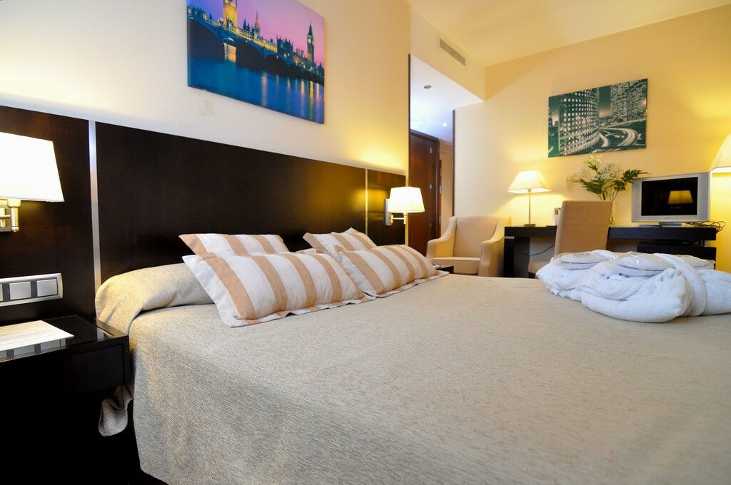 Hotel Clement Barajas 4*