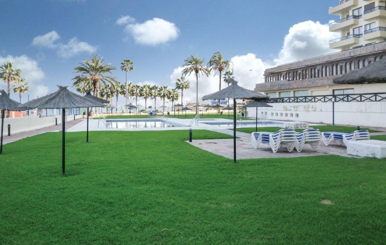 Apartamento In Benalmdena Costa With 1 Bedrooms, Wifi And Outdoor Swimming Pool