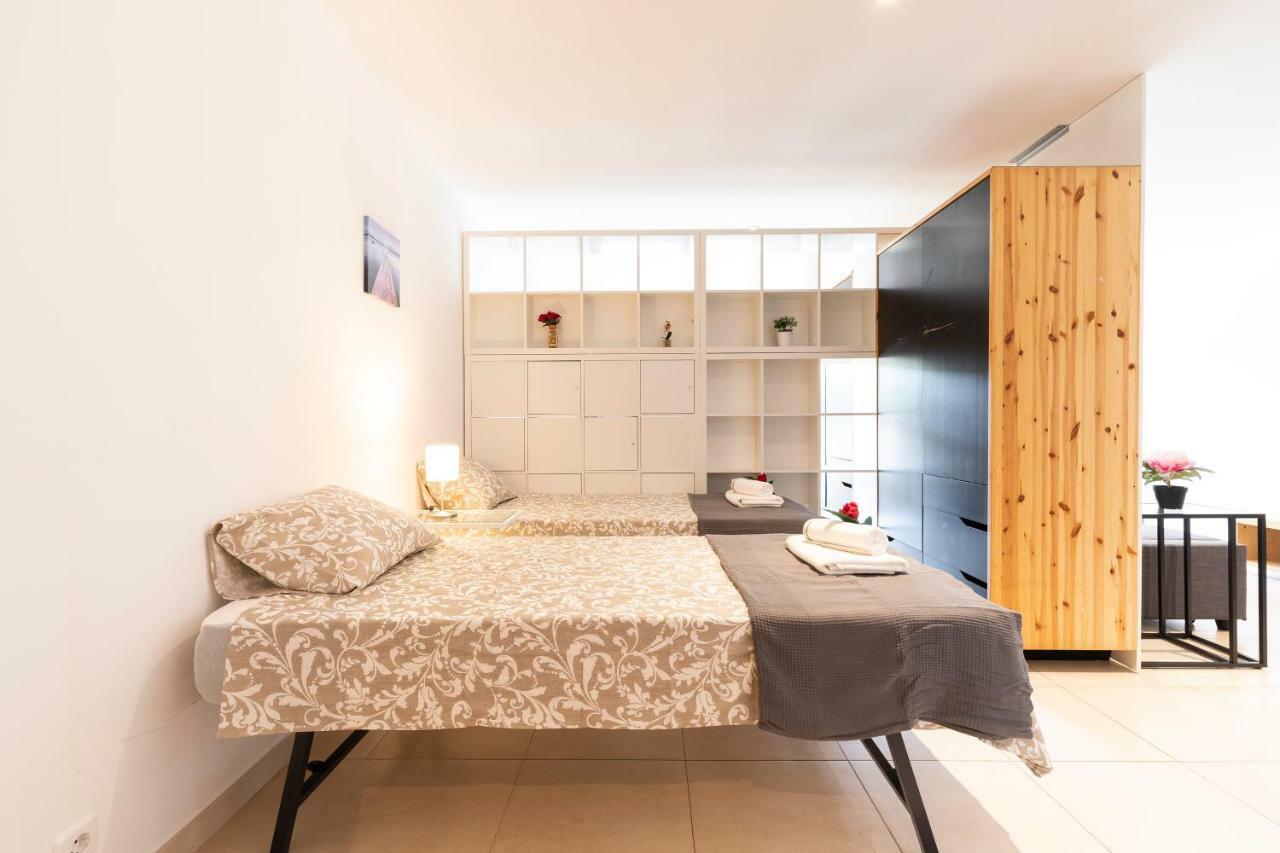 Sant Marti Apartment *