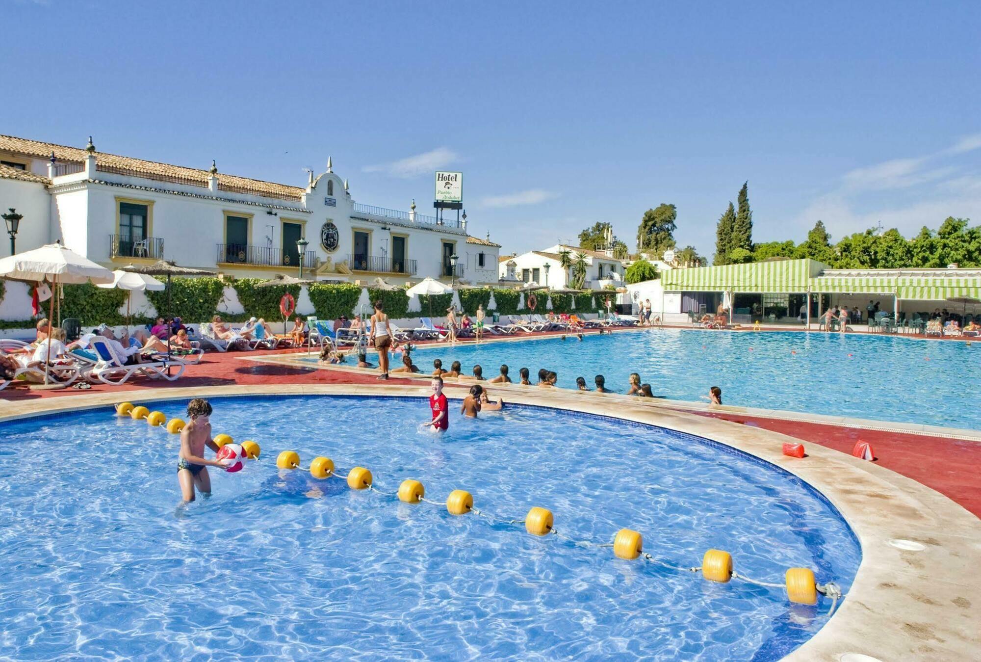 Globales Pueblo Andaluz San Pedro de Alcántara