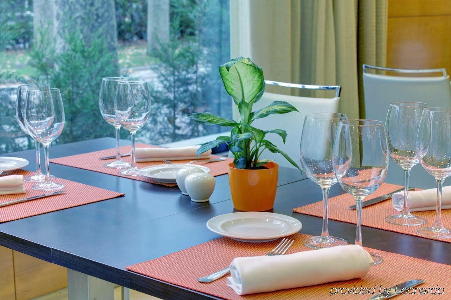 Hotel Nh Canciller Ayala 4*