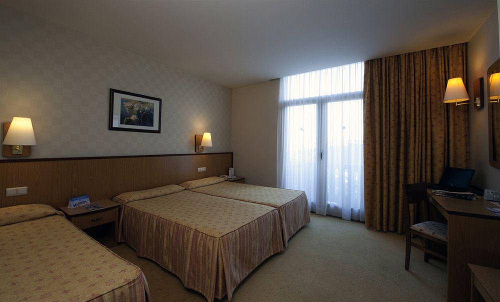 Vincci Mae Hotel 4*