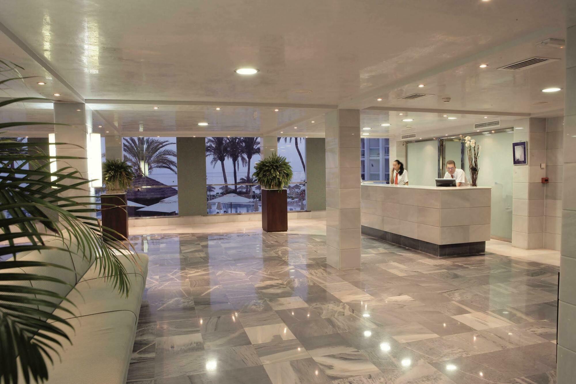 Apartahotel Marinas De Beach&spa