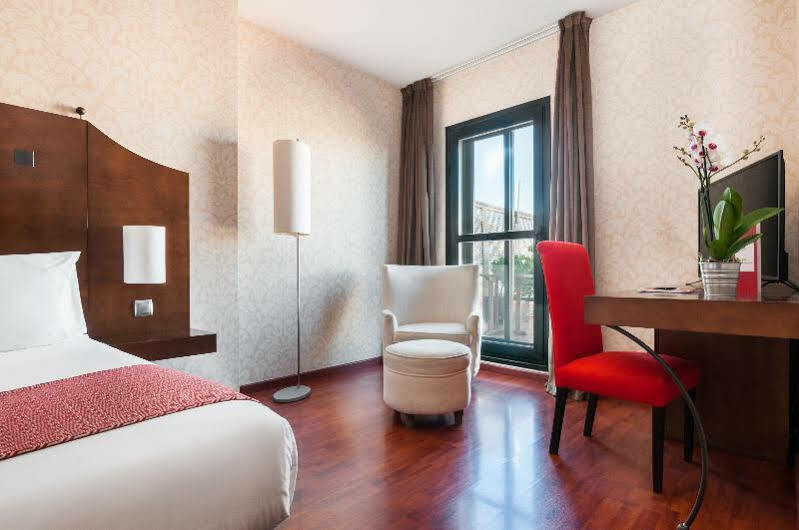 Exe Agora Hotel Caces
