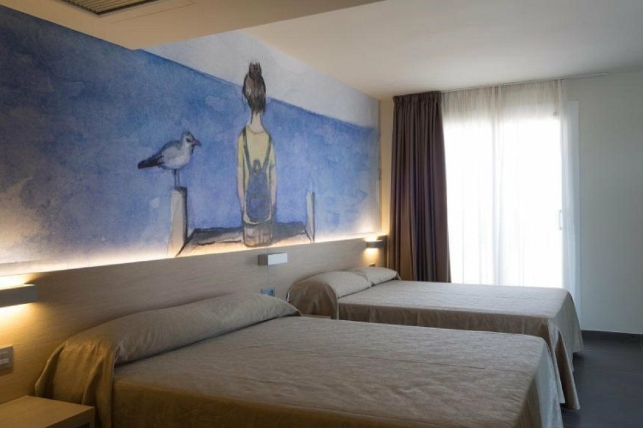 Riviera Hotel 4*