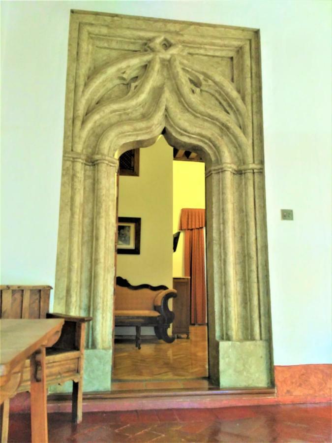 Hospederia Del Real Monasterio 2*