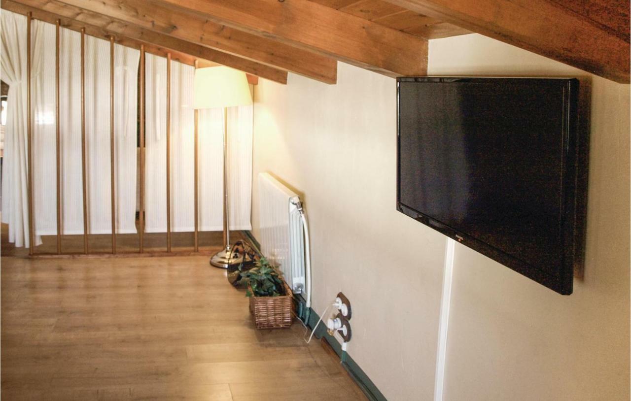 Five-bedroom In *
