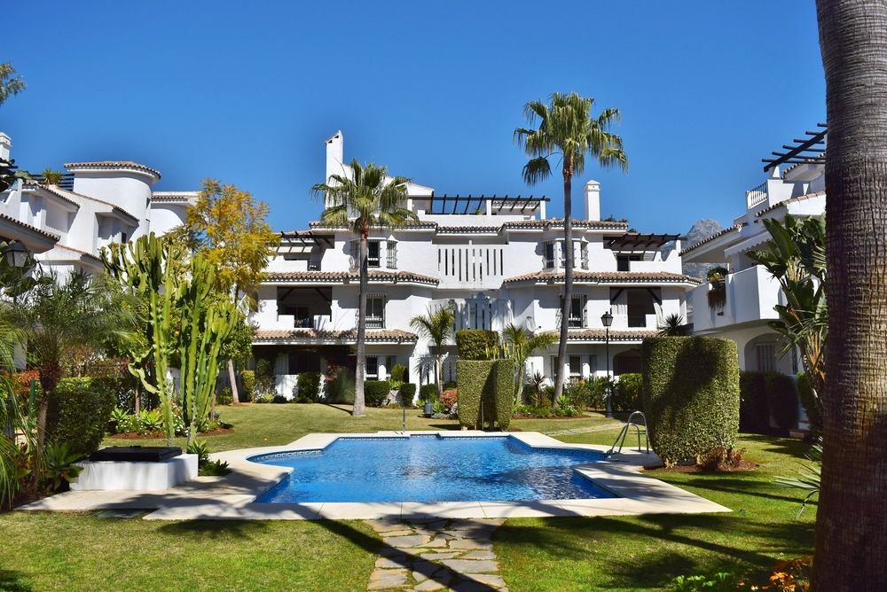 Y Casas Serinamar Marbella Hotel