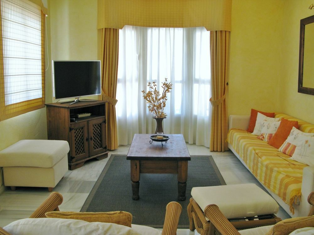 Hotel Y Casas Serinamar Marbella 3*