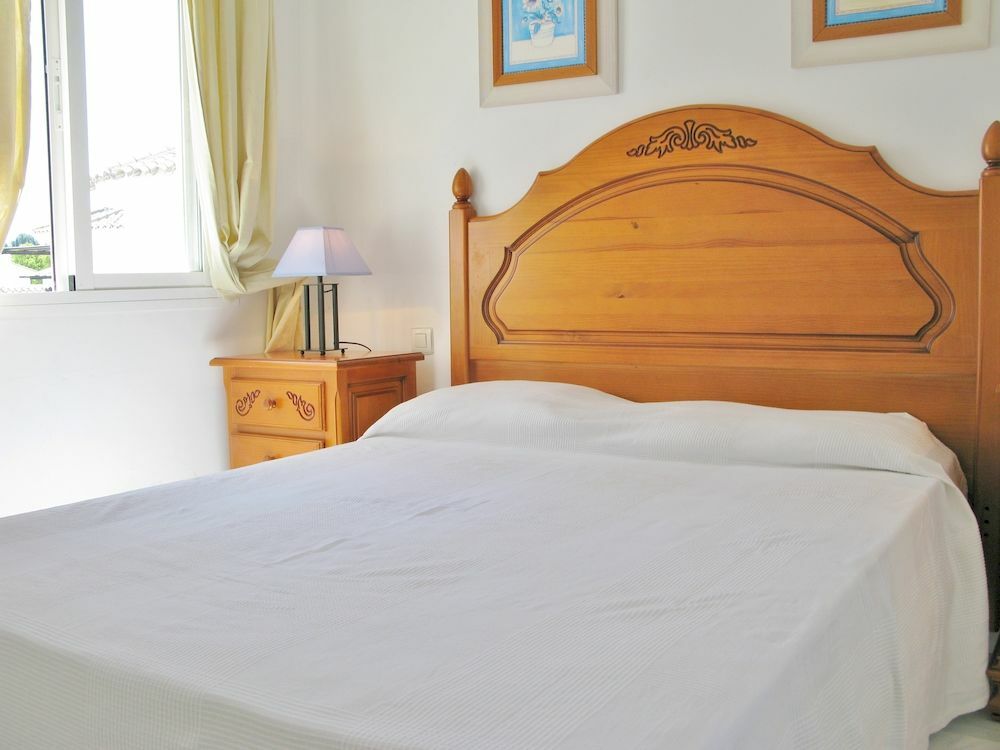 Y Casas Serinamar Marbella 3*