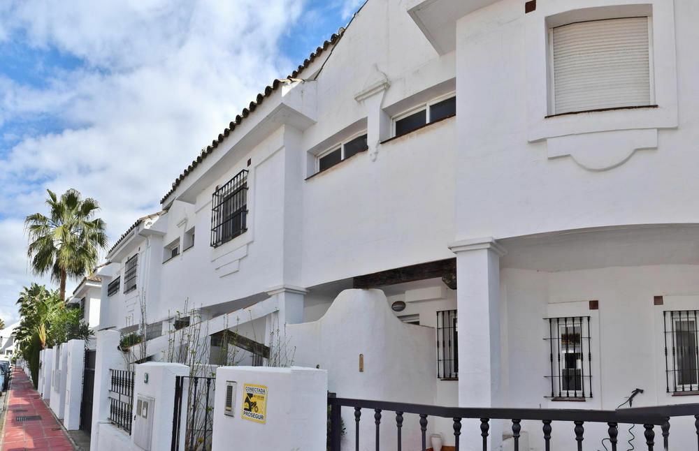 Y Casas Serinamar Marbella 3* El Angel